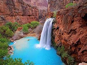 Big-falls-at-Havasupai-Canyon-in-western