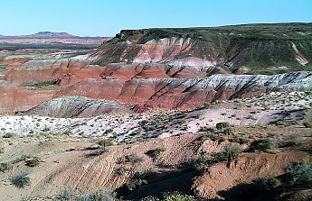 The-Painted-Desert-north-of-the-Petrifie