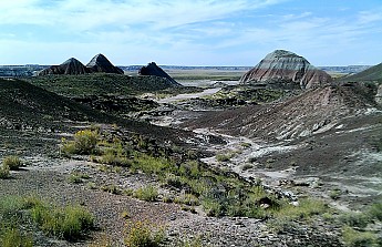 The-Painted-Desert-north-of-the-Petrifie