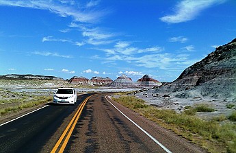 The-Painted-Desert-north-of-the-Petrifie
