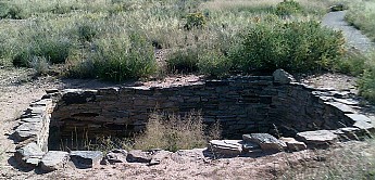 Anazasi-Ruins-between-Painted-Desert-and