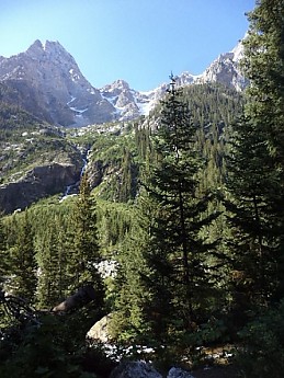 Teton-peaks-above-south-side-of-Cascade-