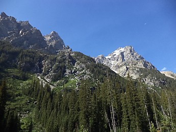 Teton-peaks-above-south-side-of-Cascade-