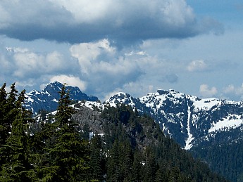 Grouse-Mountain-summit-view4.jpg