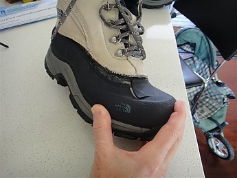 north face chilkat boots