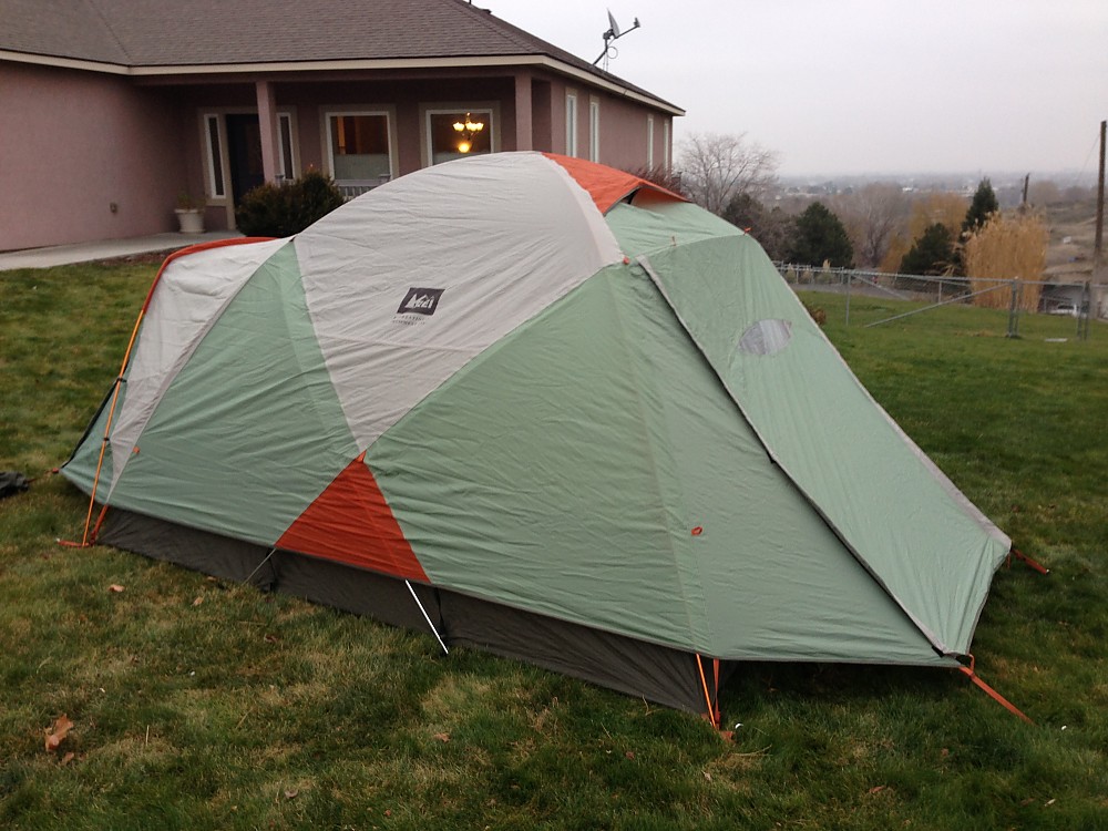 rei base camp 6 queen mattress