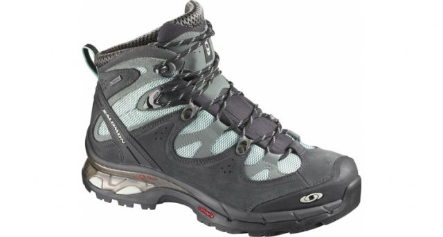 photo: Salomon Women's Comet 3D GTX hiking boot