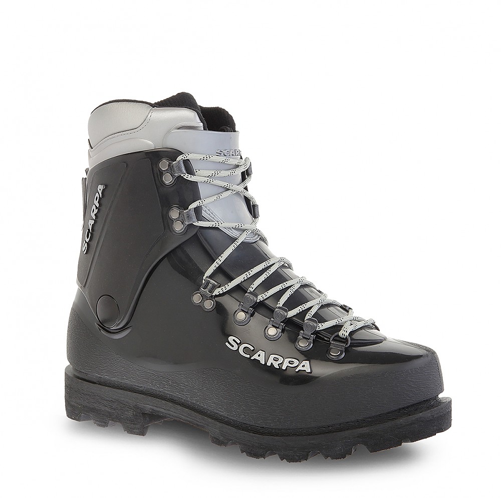 photo: Scarpa Inverno mountaineering boot