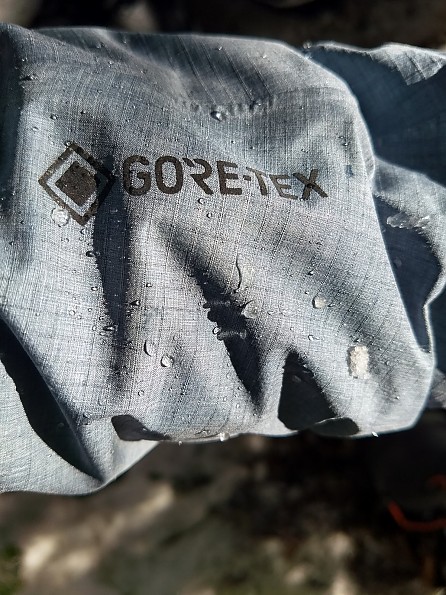 Review: Gore Wear H5 Gore-Tex Shakedry Jacket