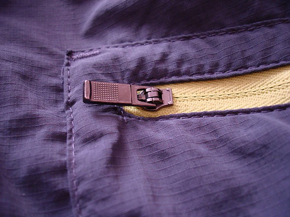 Zipper-detail_1-blue-.jpg
