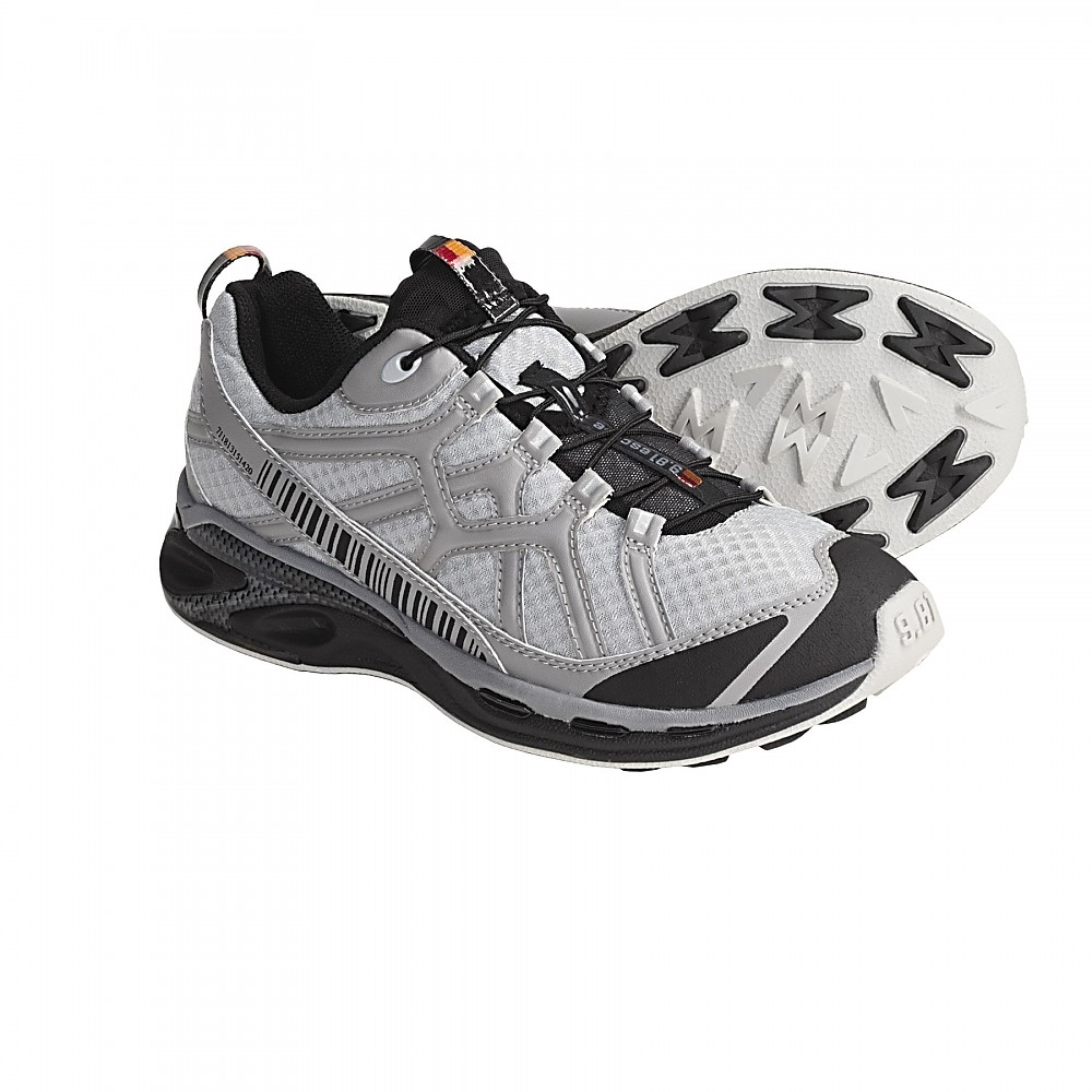 photo: Garmont Women's 9.81 Escape trail running shoe