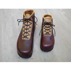 photo: Leahy Custom Hiking Boots  hiking boot