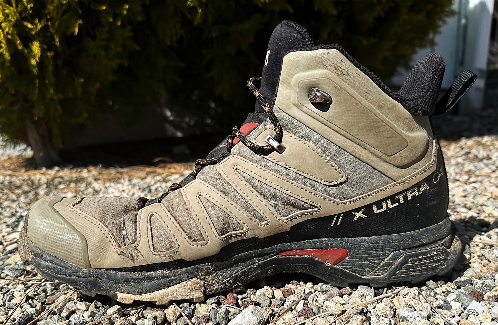 photo: Salomon Men's X Ultra 4 Mid GTX hiking boot