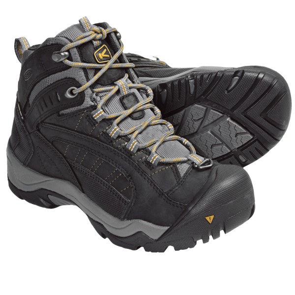 photo: Keen Women's Revel Boots winter boot