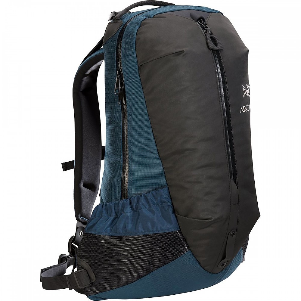 photo: Arc'teryx Arro 22 daypack (under 35l)
