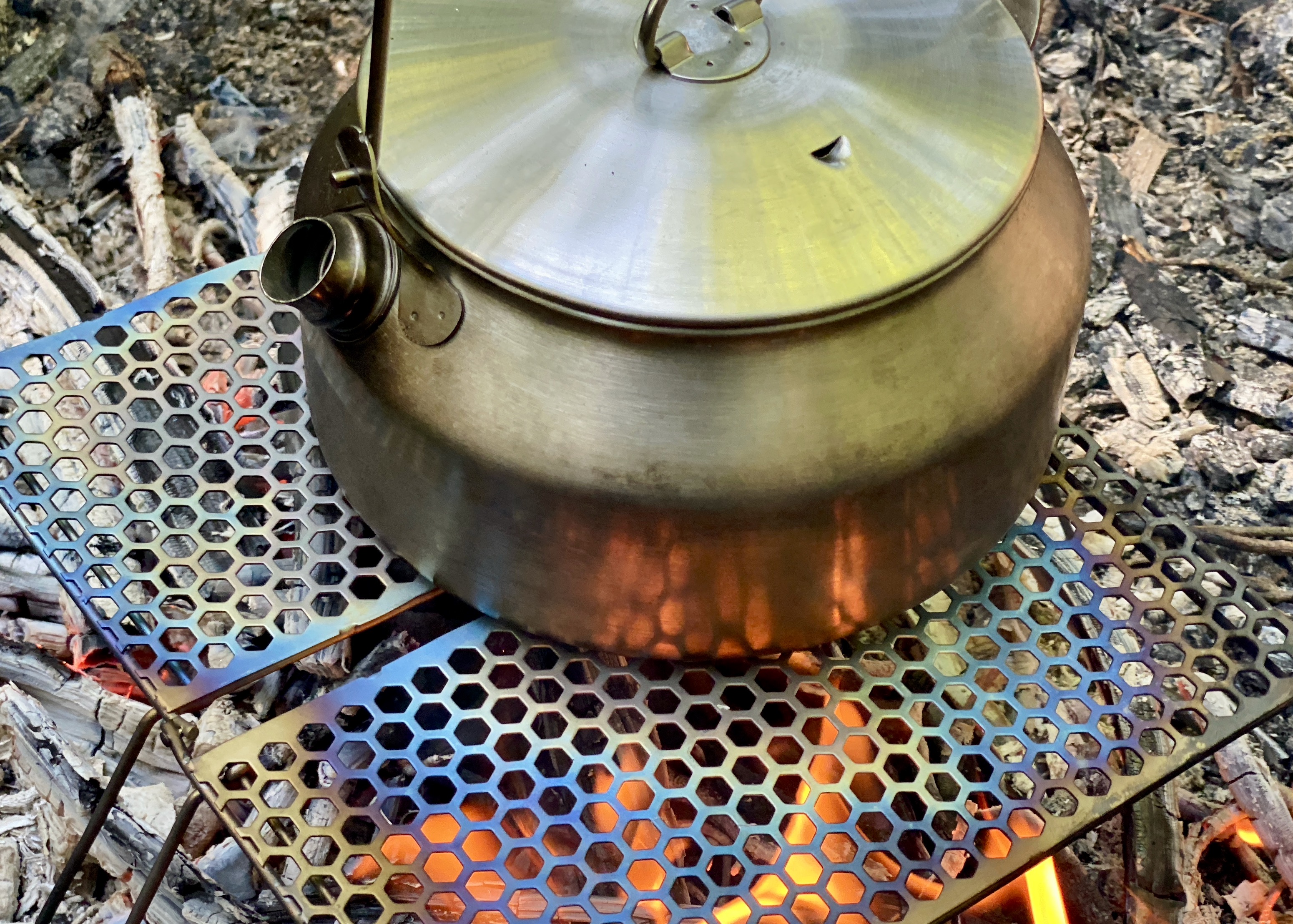 photo: Vargo Titanium BiFold Grill stove accessory