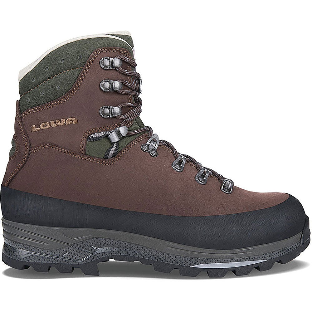 photo: Lowa Baffin Pro LL II backpacking boot