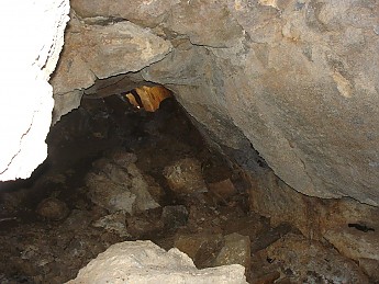 Looking-back-from-just-inside-the-Lava-t