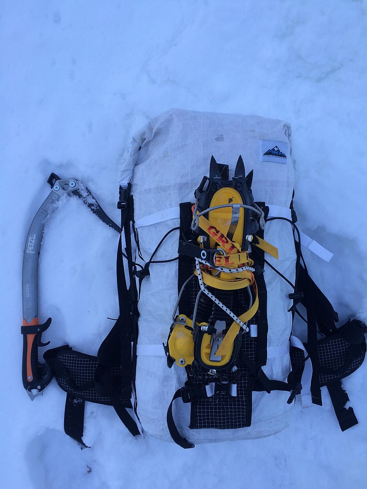 Hyperlite Mountain Gear Dyneema 2400 Ice Pack Reviews Trailspace