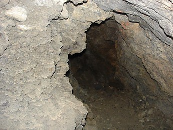 Back-near-the-end-of-the-lava-tube.jpg