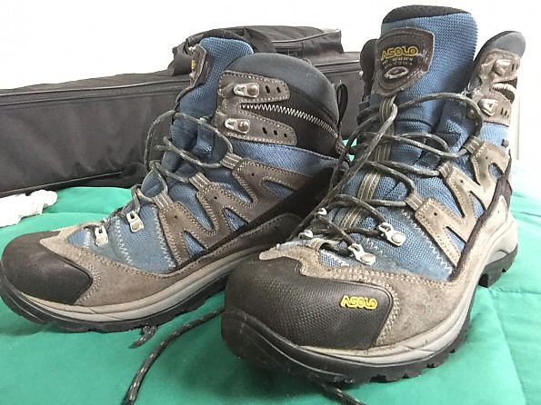 asolo neutron hiking boots