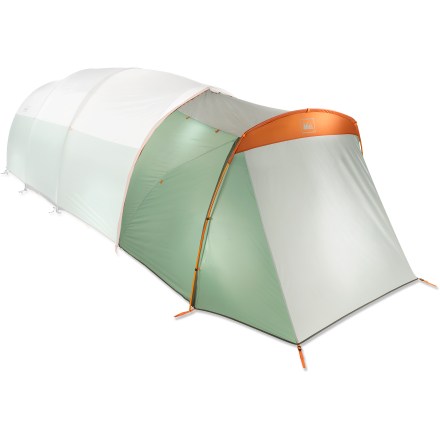 photo: REI Kingdom 6 Garage vestibule