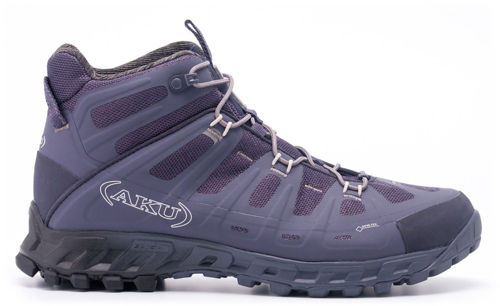 photo: AKU Men's Selvatica Mid GTX hiking boot
