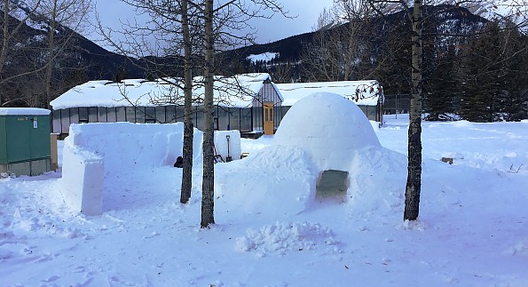 Building an Igloo  ICEBOX® Igloo Maker, Grand Shelters Inc.