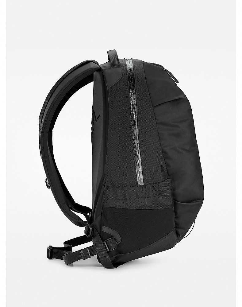 photo: Arc'teryx Arro 16 daypack (under 35l)