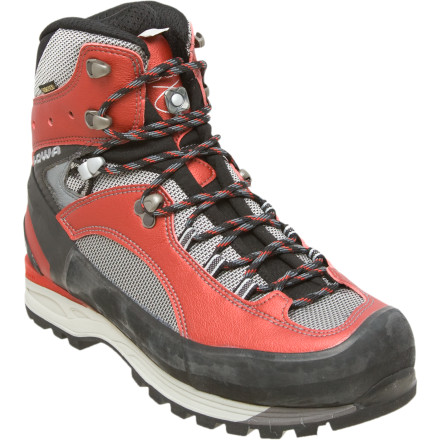 photo: Lowa Vajolet GTX mountaineering boot