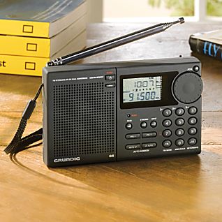 photo: Grundig Aviator G6 radio