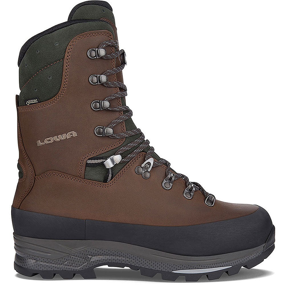 photo: Lowa Hunter GTX Evo Extreme backpacking boot