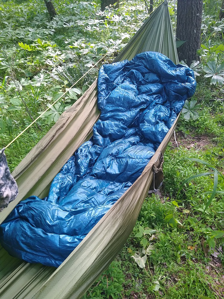 Hang Tight HeatSeeker Design Hammock Top Quilt Reviews Trailspace