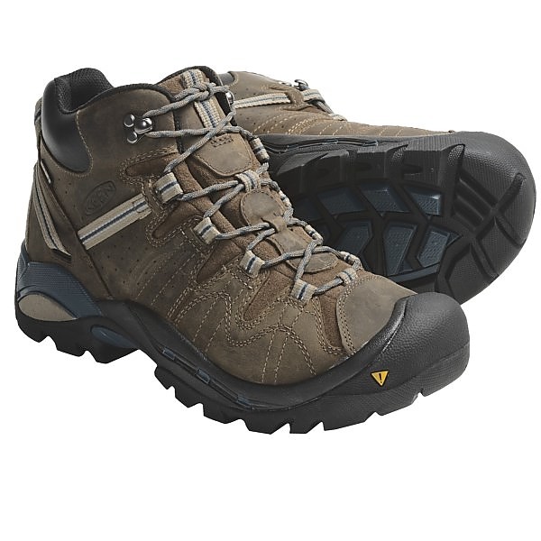 photo: Keen Klamath Mid hiking boot