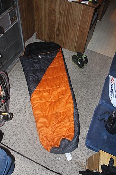 Coleman-polyester-40-degree-bag.jpg