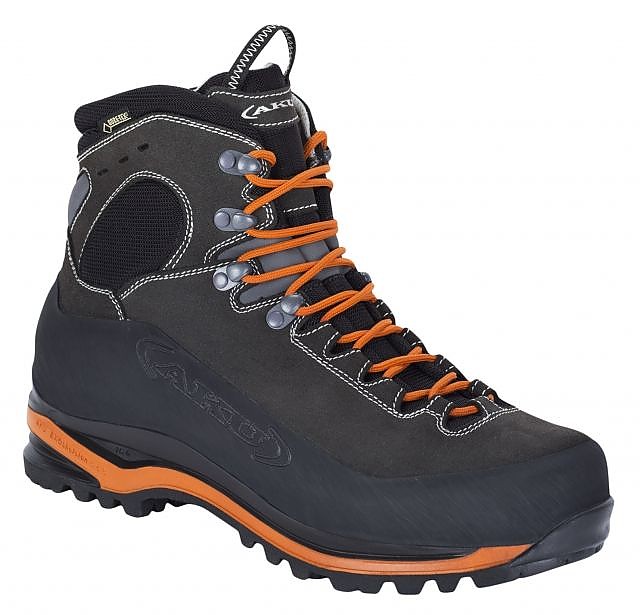 photo: AKU Superalp GTX backpacking boot