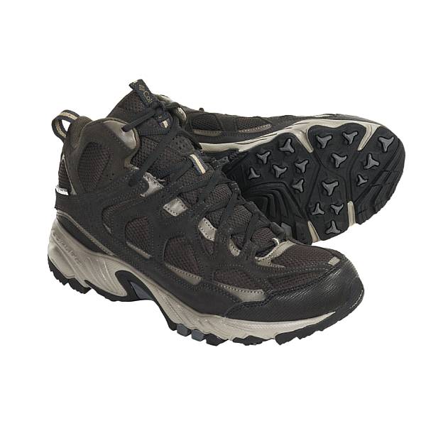 photo: Columbia WallaWalla Mid Omni-Tech hiking boot