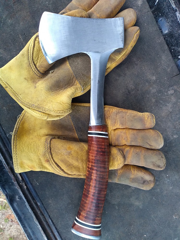 photo: Estwing Leather Sportsman's Axe axe/hatchet