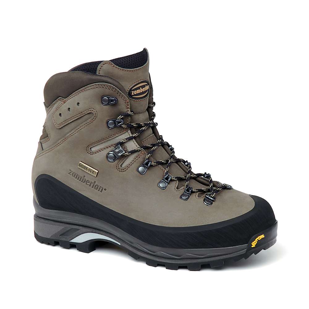 photo: Zamberlan Women's 960 Guide GT RR backpacking boot