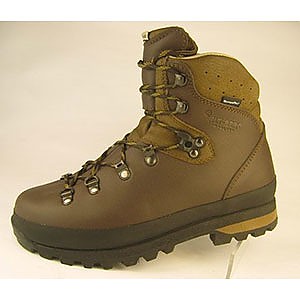 photo: Altberg Tethera hiking boot