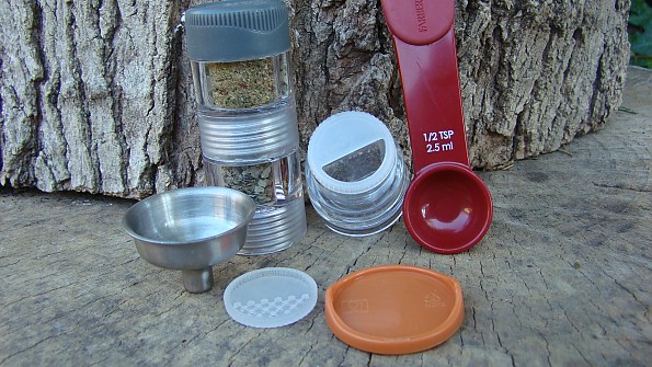 GSI Outdoors - Spice Missile: Lightweight, Modular Spice Carrier for  Travel, Camping and Outdoors