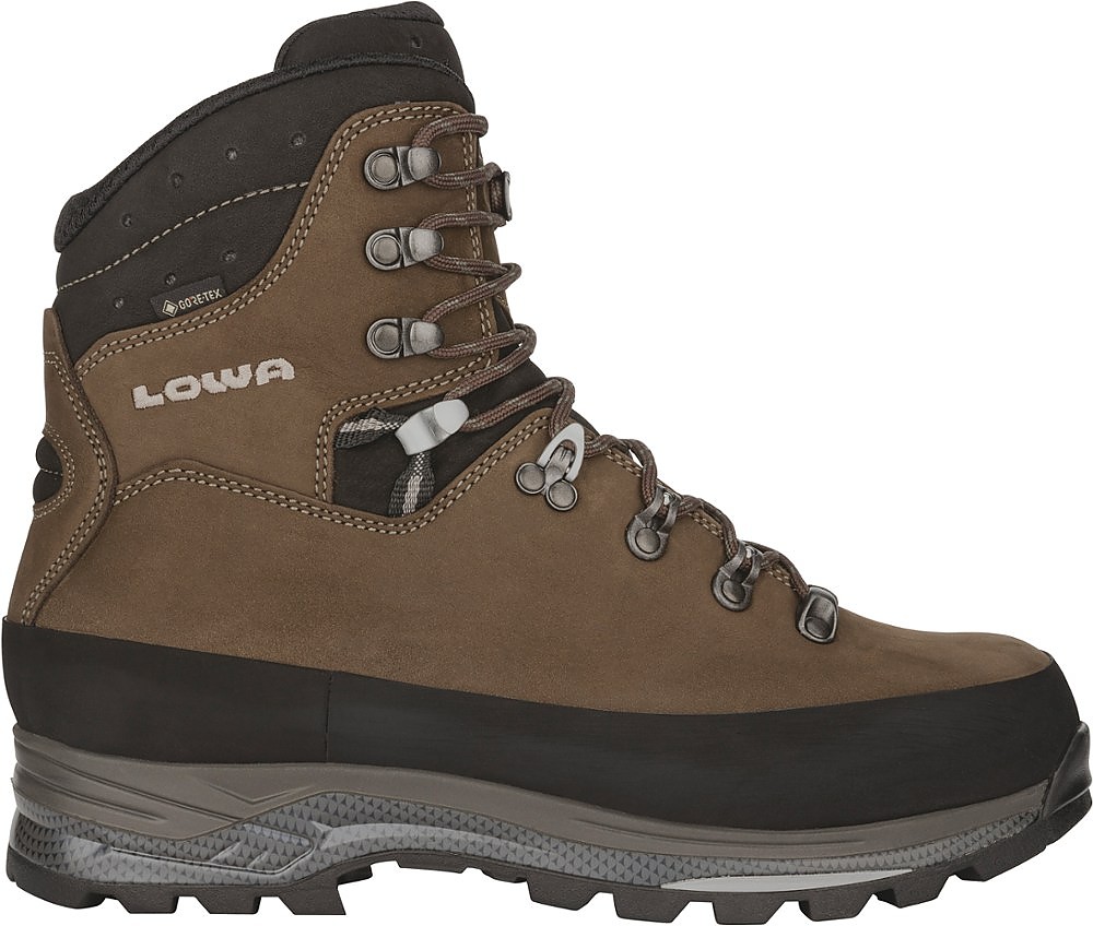 photo: Lowa Tibet GTX backpacking boot