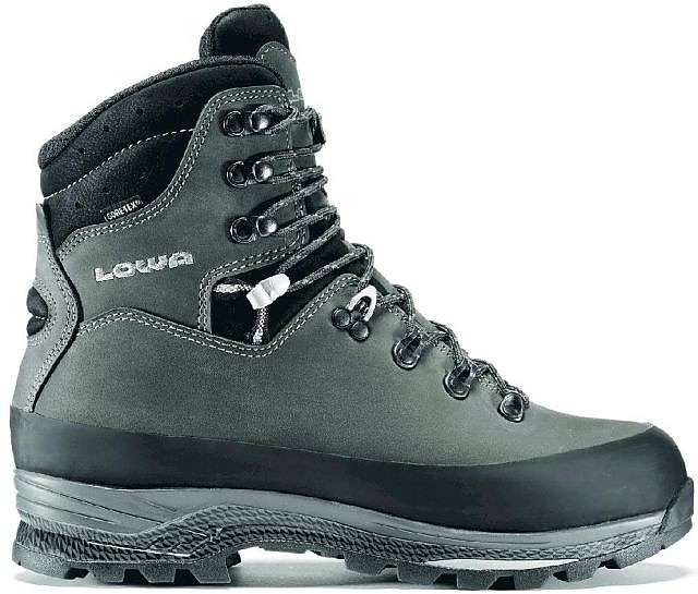 photo: Lowa Tibet GTX backpacking boot