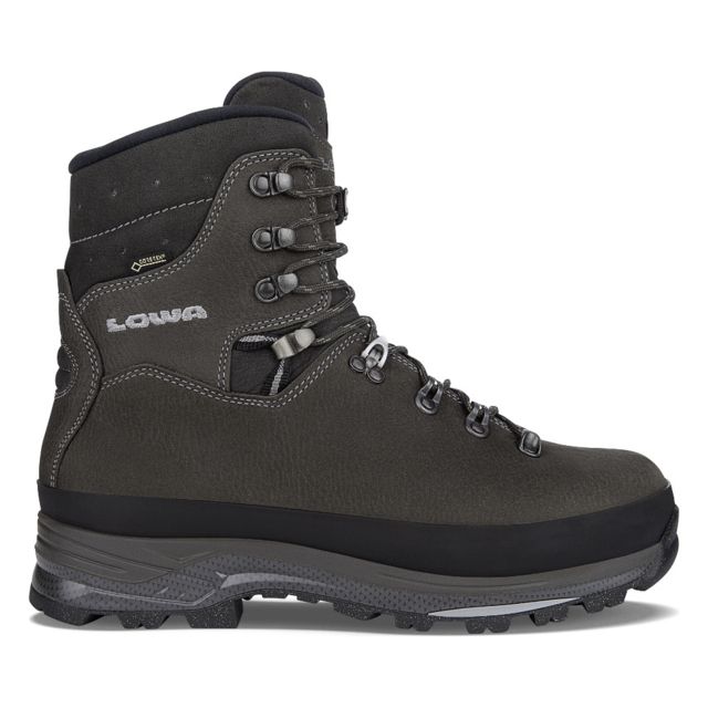 photo: Lowa Tibet Superwarm GTX winter boot