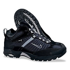 photo: Nike Tengu III Mid GTX trail shoe