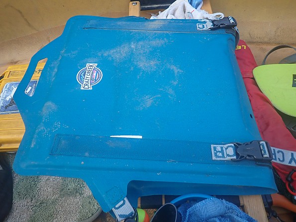 canoe-seat-dirty-7120004.jpg