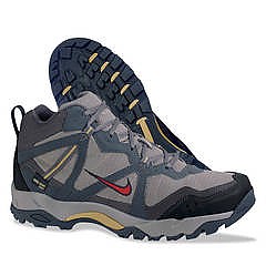photo: Nike Bandolier II Mid GTX hiking boot