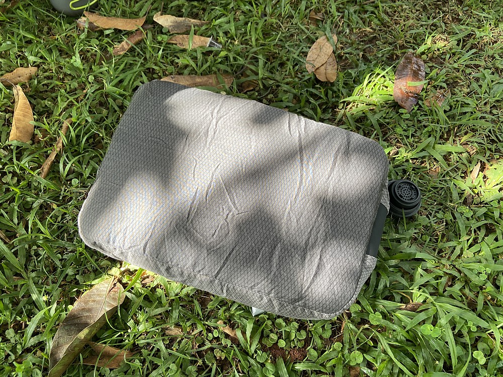 photo: Forclaz Inflatable Hiking Pillow pillow