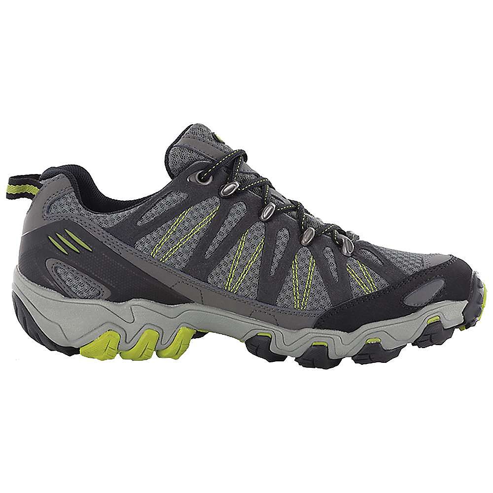 photo: Oboz Traverse Low trail shoe