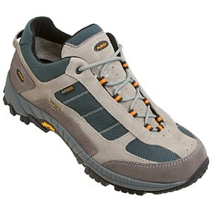 photo: AKU Geo Low XCR trail shoe